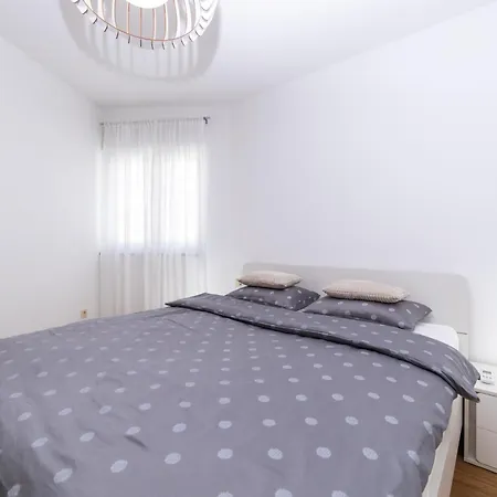 דירה Luxury Sunny Side מאקרסקה