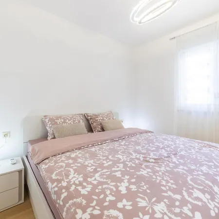 דירה Luxury Sunny Side מאקרסקה